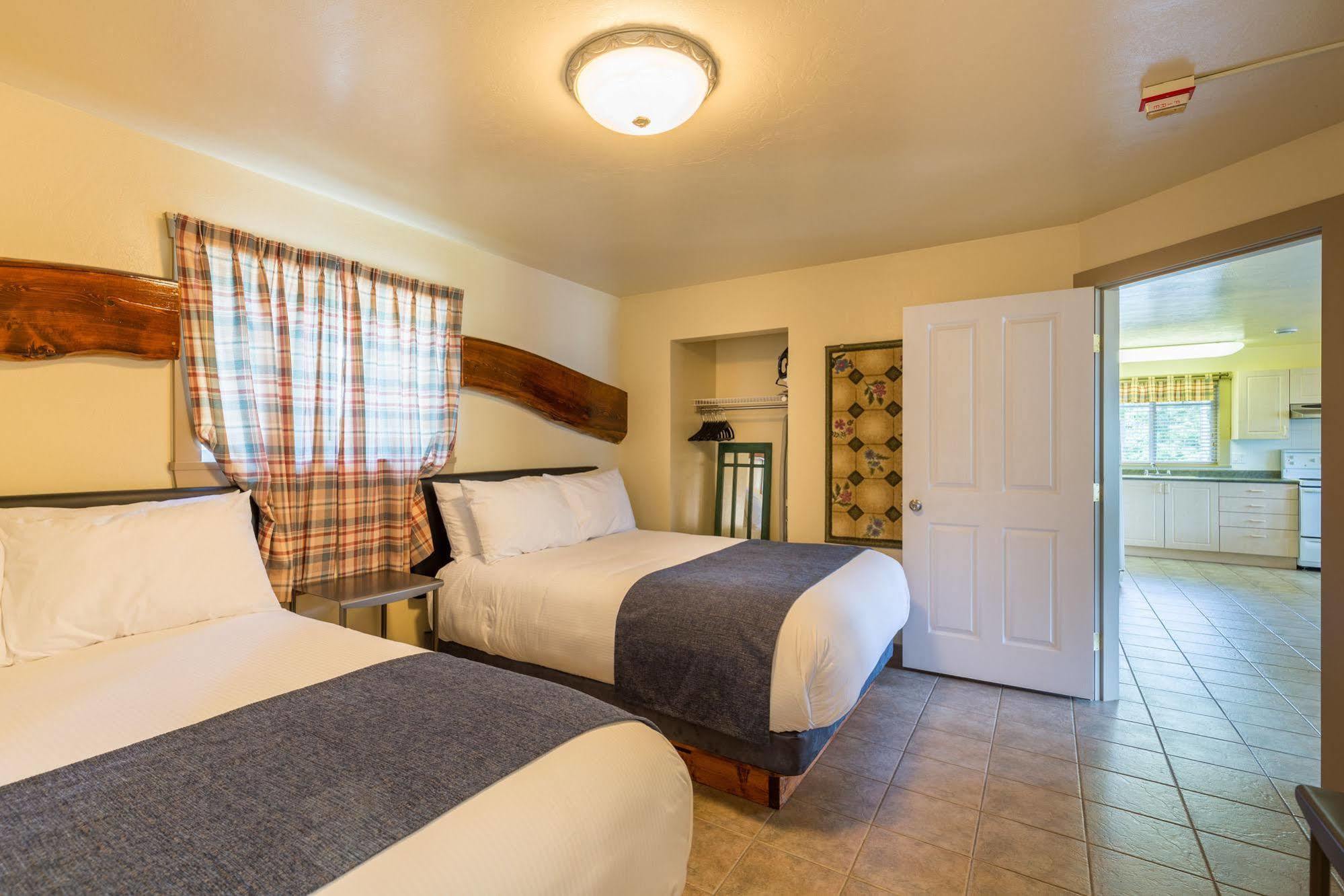 Motel Bathgate Marina Egmont Exterior photo